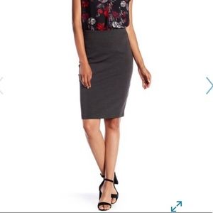 Philosophy Apparel / Solid Midi Pencil Skirt